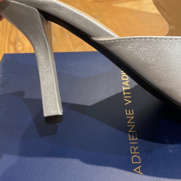 NEW Adrienne Vittadini Gladys Bow Mule - Picture 4 of 8